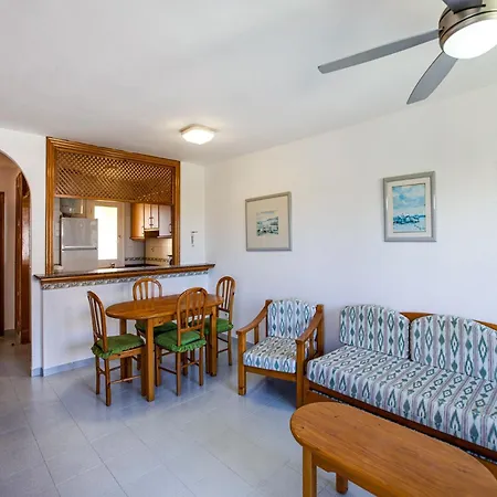 Lively In Andaluc A With Large Pool Apartment *