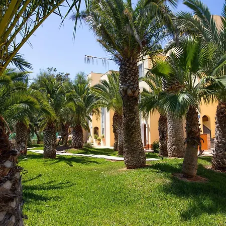 Lively In Andaluc A With Large Pool