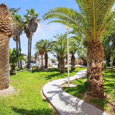 Lively In Andaluc A With Large Pool *