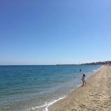 Lively In Andaluc A With Large Pool Apartment *